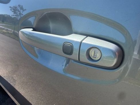 Used 2005 Toyota Prius w/ Pkg 4 FWD image 17