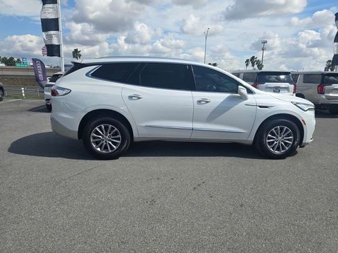 Used 2024 Buick Enclave Essence w/ Sound and Sites Package image 4