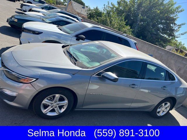 Used 2024 Chevrolet Malibu LT FWD image 2