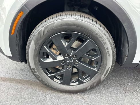 Used 2022 Kia Sorento S w/ Panoramic Sunroof Package image 7