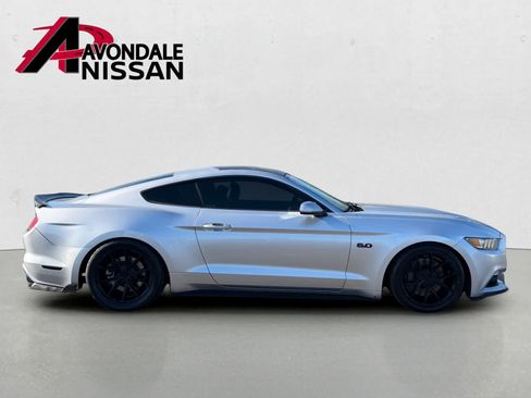 Used 2017 Ford Mustang GT RWD image 7