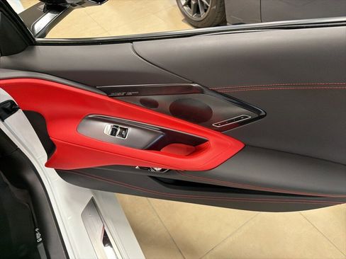 Used 2025 Chevrolet Corvette Stingray Premium Conv w/ Z51 Performance Package image 16