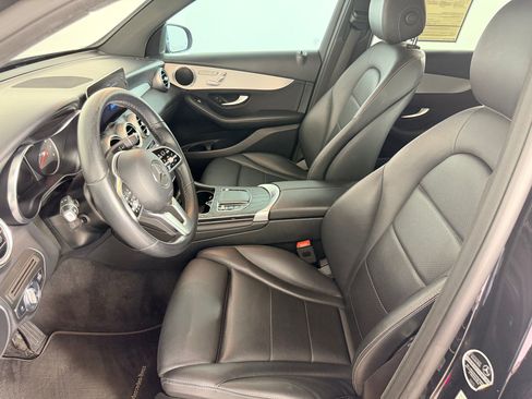 Used 2021 Mercedes-Benz GLC 300 image 5