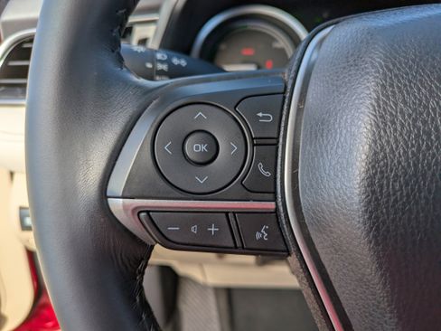 Used 2022 Toyota Camry XLE w/ Navigation Upgrade Package image 27