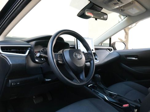 Used 2021 Toyota Corolla LE image 20