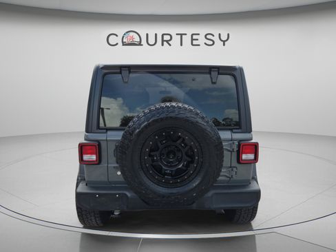 Used 2018 Jeep Wrangler Unlimited Sport S AWD/4WD image 4