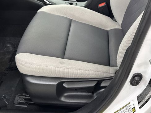 Used 2024 Toyota Corolla LE image 18