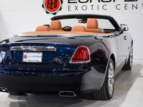 Used 2017 Rolls-Royce Dawn image 37
