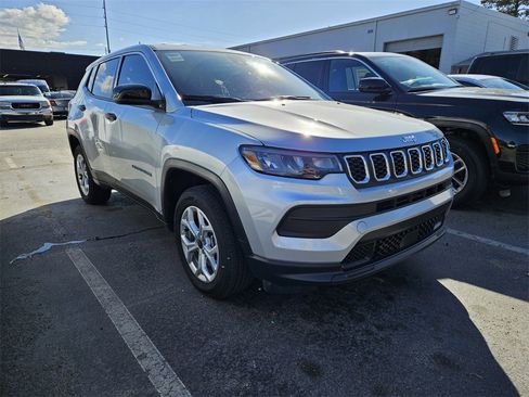 Certified 2025 Jeep Compass Sport image 5
