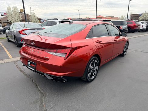 Used 2022 Hyundai Elantra Limited FWD image 4