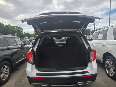 Used 2023 Ford Explorer XLT w/ Equipment Group 202A AWD/4WD image 5