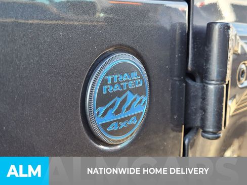 Used 2025 Jeep Wrangler Unlimited Sahara image 5