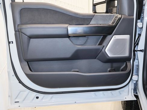 New 2025 Ford F350 Platinum w/ FX4 Off-Road Package image 9