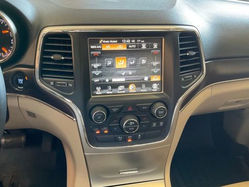 Used 2014 Jeep Grand Cherokee Limited image 15