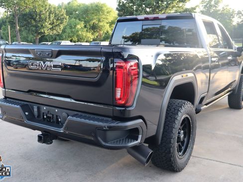 Used 2021 GMC Sierra 2500 Denali w/ Denali Black Diamond Edition AWD/4WD image 3