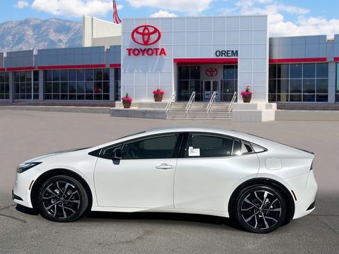 New 2026 Toyota Prius Plug-In Hybrid image 5