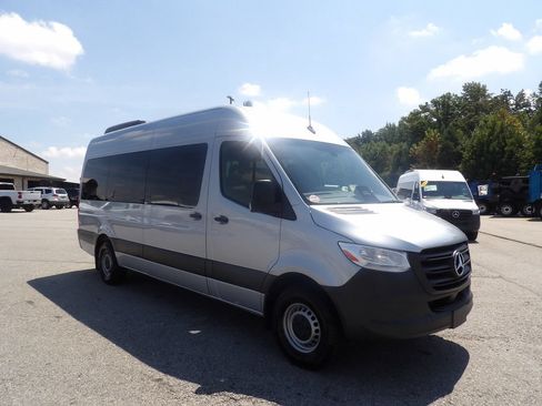 Used 2025 Mercedes-Benz Sprinter 2500 image 10