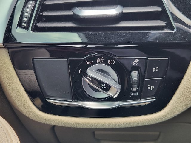 Used 2019 BMW 530e RWD image 20