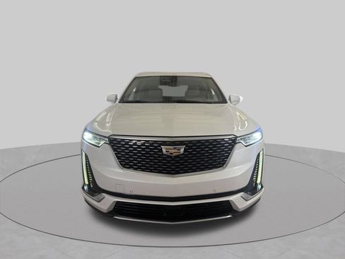 Used 2020 Cadillac XT6 Premium Luxury w/ Platinum Package FWD image 3