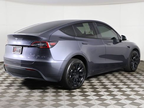 Used 2023 Tesla Model Y AWD image 12