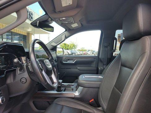 Used 2022 GMC Sierra 1500 SLT w/ SLT Premium Package AWD/4WD image 12