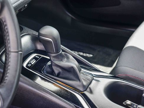 Used 2025 Toyota Corolla SE image 17