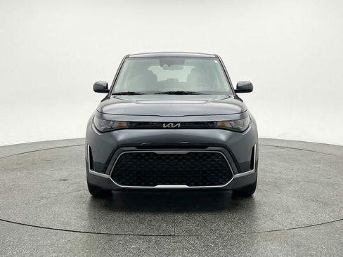 Used 2025 Kia Soul LX w/ LX Technology Package image 2