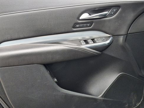 Used 2021 Cadillac XT4 Premium Luxury w/ Cold Weather Package image 12