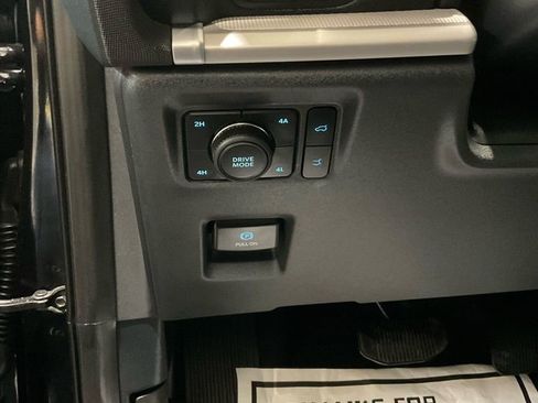 Used 2025 Ford Expedition Active image 8