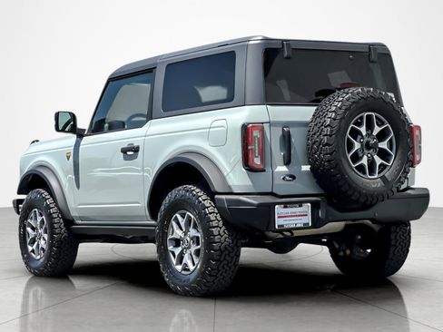 Used 2021 Ford Bronco Badlands image 3