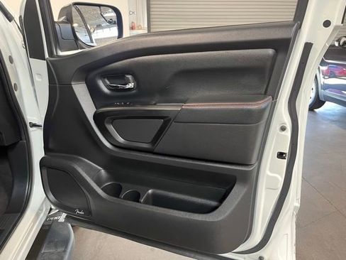 Used 2021 Nissan Titan PRO-4X w/ Pro-4x Convenience Package image 12