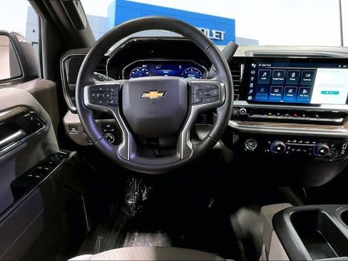 Certified 2024 Chevrolet Silverado 1500 LT w/ Z71 Off-Road Package image 9