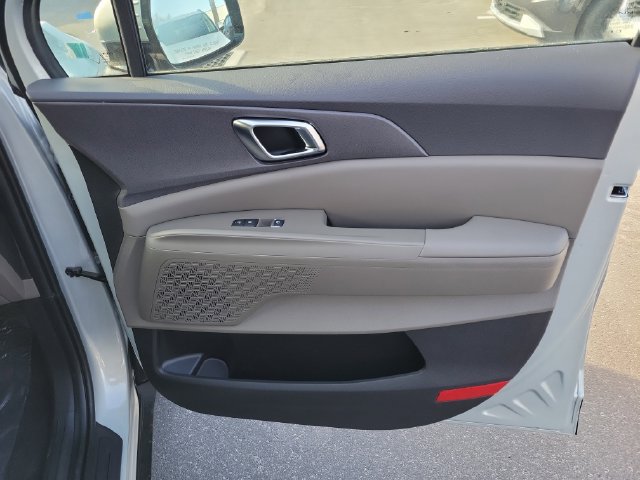 New 2026 Kia Carnival EX FWD image 36