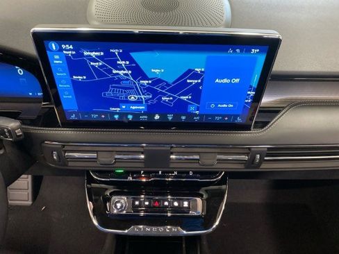 New 2025 Lincoln Corsair AWD w/ Equipment Group 101A image 23