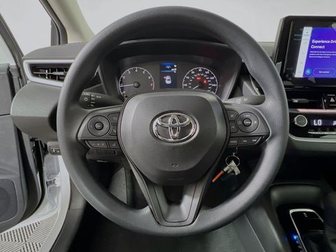Used 2025 Toyota Corolla LE FWD image 18