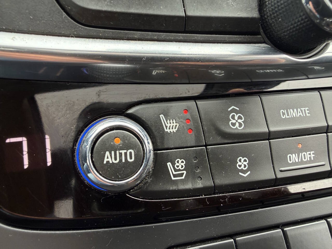 Used 2018 Buick LaCrosse Premium w/ Driver Confidence Package #2 AWD/4WD image 21