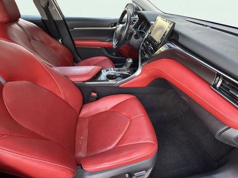 Used 2022 Toyota Camry XSE image 21