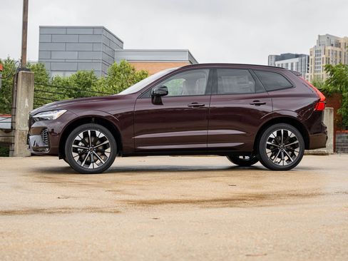 New 2026 Volvo XC60 B5 Ultra w/ Protection Package Premier image 3