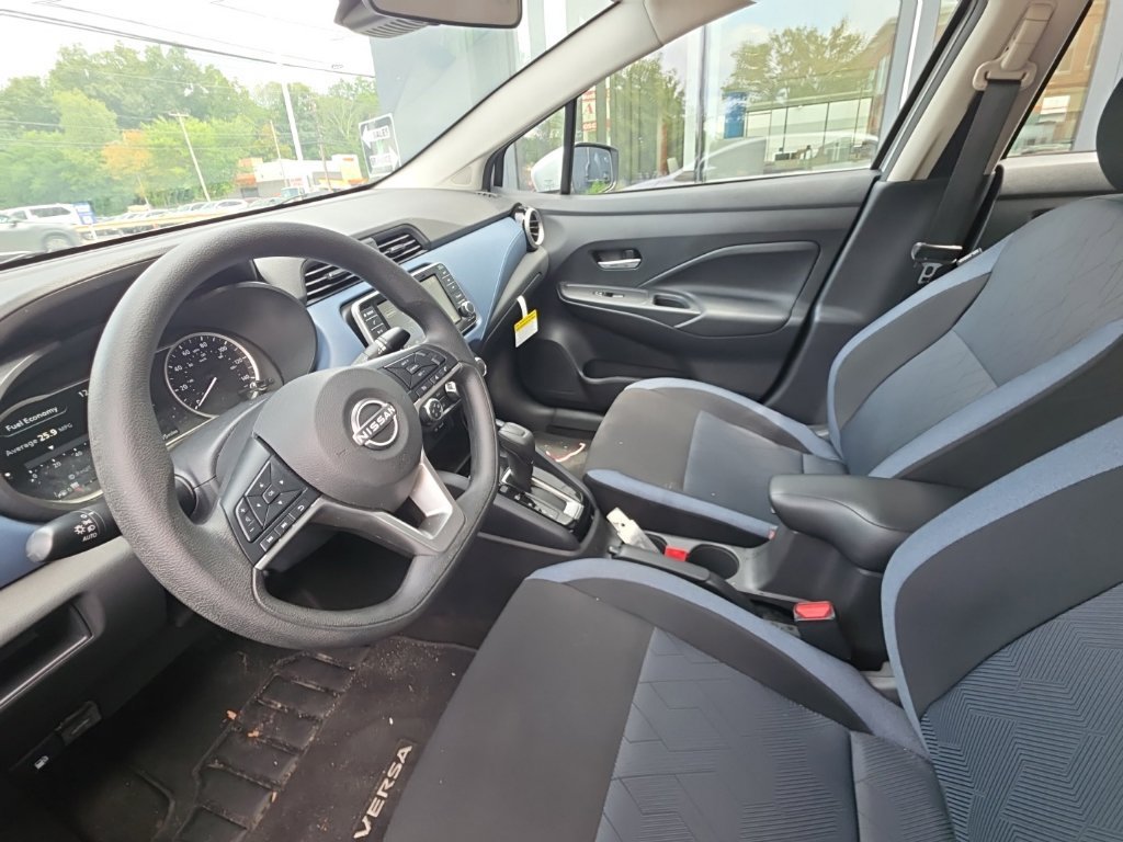 Certified 2025 Nissan Versa SV w/ Trunk Package FWD image 16
