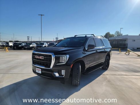 Used 2023 GMC Yukon SLE image 3