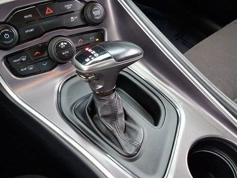 Used 2020 Dodge Challenger SXT RWD image 22