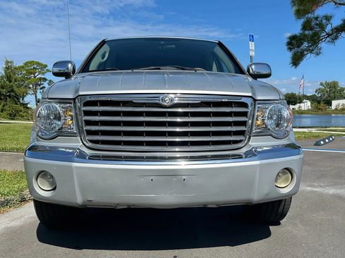 Used 2007 Chrysler Aspen Limited w/ PWR Convenience Group image 3