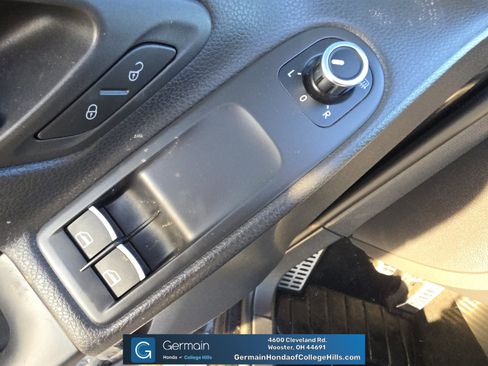 Used 2012 Volkswagen Golf R 2-Door image 18