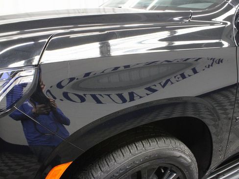 Used 2023 Chevrolet Suburban Premier image 43