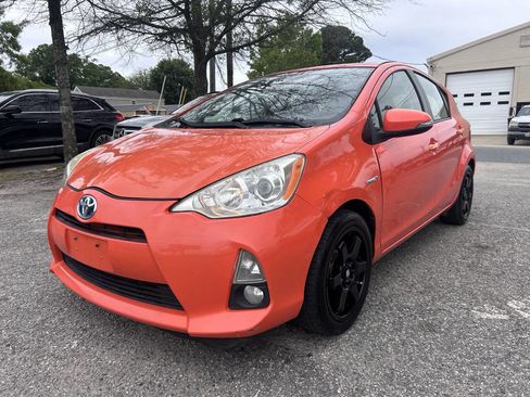 Used 2013 Toyota Prius C Two image 2