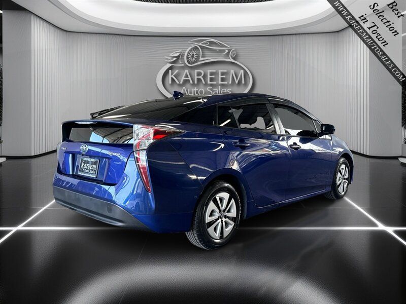 Used 2018 Toyota Prius Three FWD image 5
