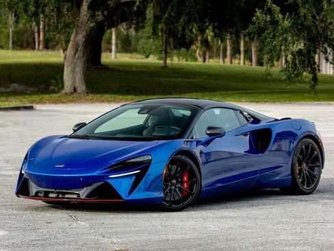 New 2025 McLaren Artura Spider image 3