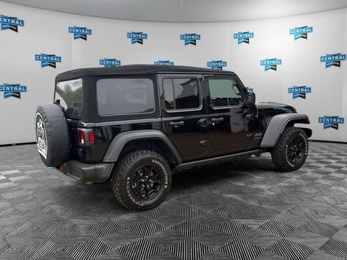 Used 2023 Jeep Wrangler Unlimited w/ Cold Weather Group AWD/4WD image 6