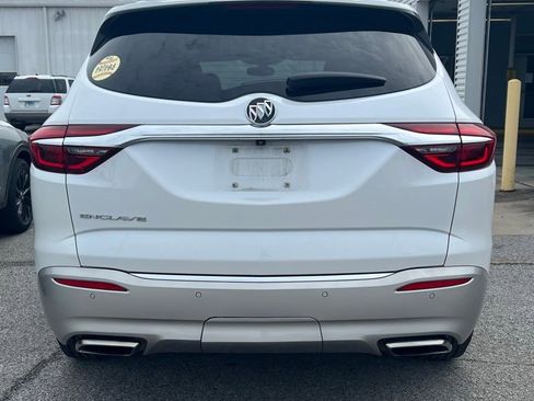 Used 2021 Buick Enclave Essence w/ Sound and Sites Package FWD image 4