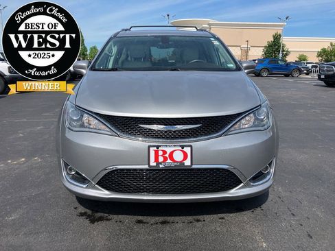 Used 2017 Chrysler Pacifica Touring-L Plus w/ Tire & Wheel Group FWD image 1